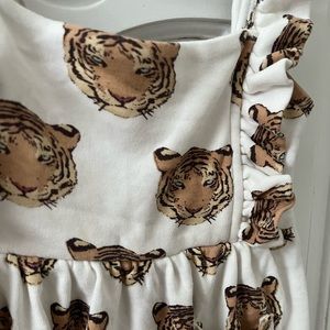 Kate Quinn sleeveless pinafore ruffle dress | tiger | organic cotton × 1